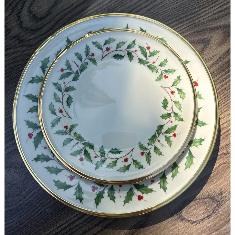 Lenox Holiday 2 Piece Plate Setting MINT CONDITION Holly Berry 24K Gold Trim USA
